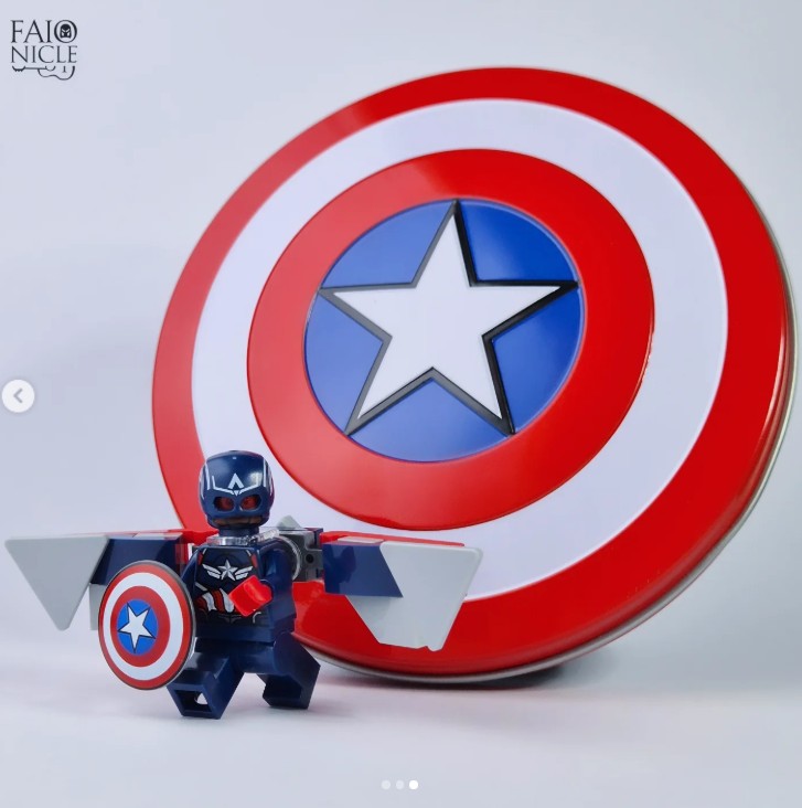 LEGO Marvel Captain America Minifigure & Shield Metal Tin Box 242506 | New Factory Sealed